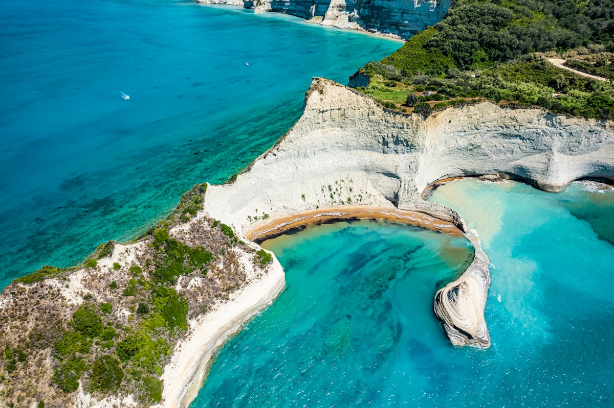 Discover the beauty of the Ionian Sea, caves and traditional villages, ideal for beginners and experienced sailors.