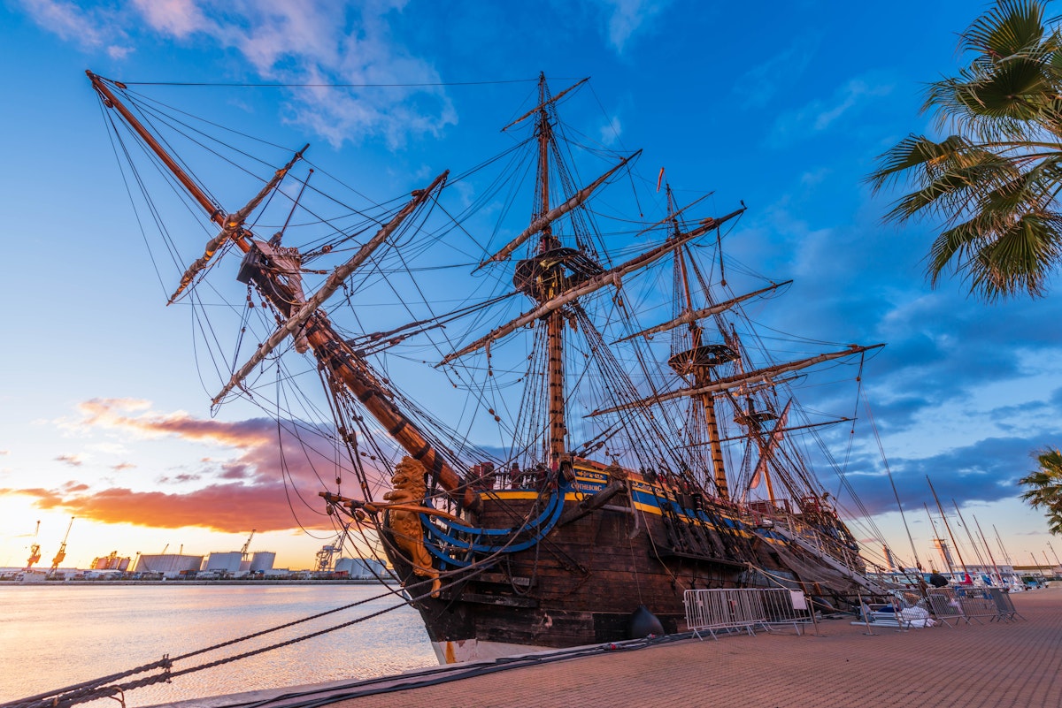 Докато оригиналният Götheborg, морски шедьовър от 18-ти век, е завършил преждевременно, неговото съвременно копие наскоро се появи като спасител в морето, спасявайки заседнал ветроходен кораб.
