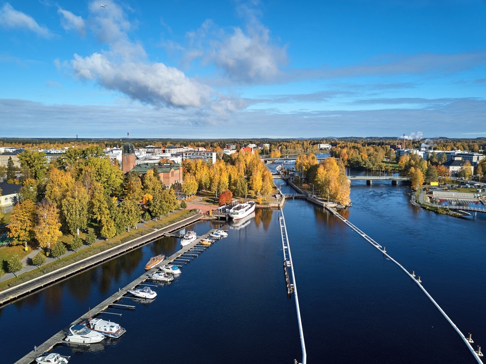 Země tisíců jezer, hlubokých lesů a finské sauny. Objevte vodní cesty pro hausbóty ve Finsku.