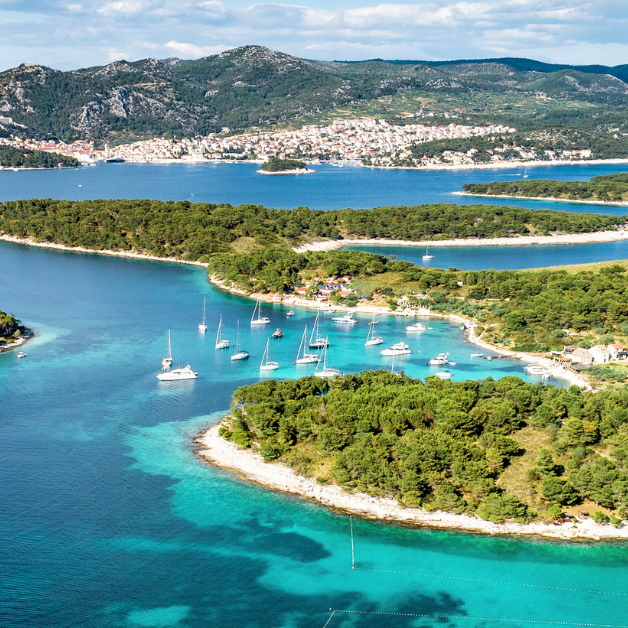 Kroatien erbjuder sjömän mer än 1 000 öar att utforska. Utspridda i kustnära vatten och inte långt från varandra, behöver du inte resa långa sträckor. Så vilka är värda ett besök?