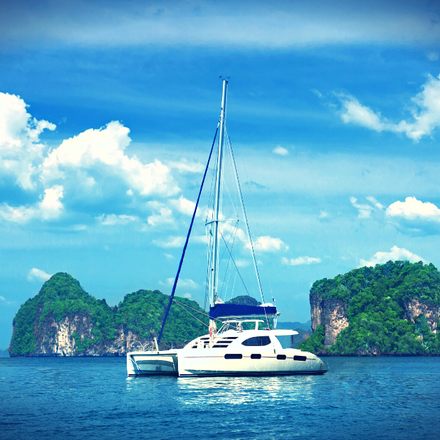 Sailing in Thailand is a great alternative to the Caribbean, offering more than 1,400 beautiful islands, rich underwater life, amazing swimming, unspoiled nature, excellent cuisine and unforgettable Buddhist sites.