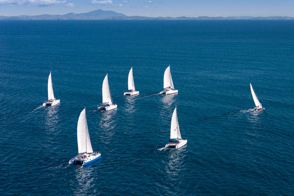 Ontdek onze opsomming van de populairste catamarans in de 2023 charter. Doe inspiratie op voor uw komende zeilavonturen!