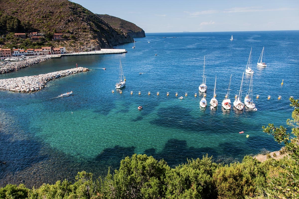 Sailing in Italy: discover the amazing and little-known island of Capraia