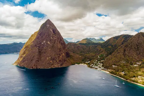 Ostrov Svätá Lucia a Pitons