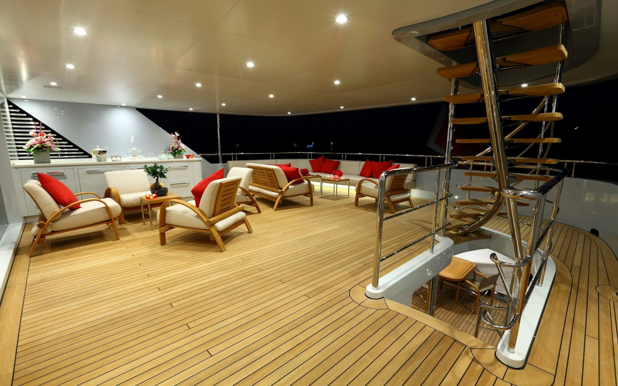 2 LADIES LUXURY YACHT CHARTER - OUTDOOR SEATING ON THE DECK
