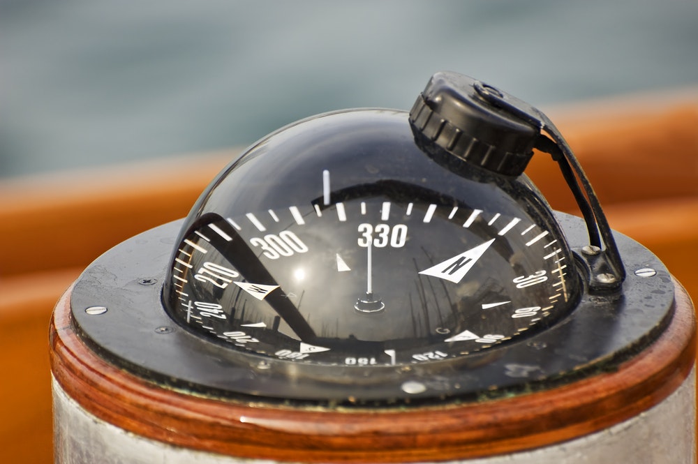 https://imgx1.yachting.com/getmedia/0f57584f-5f31-4515-bf39-878ae7ada517/big-black-ship-compass-modern.aspx?auto=format&