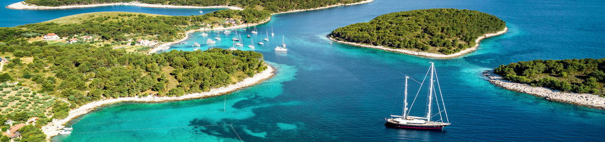 Jachtou v Chorvatsku 14 ostrovů, kde se vyplatí zakotvit