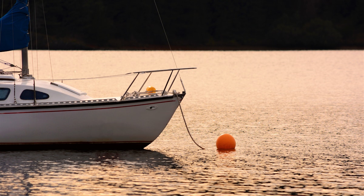 Segla med säkerhet: hur, när och var du kan säkra förtöjningsplatser i kroatiska småbåtshamnar och vikar