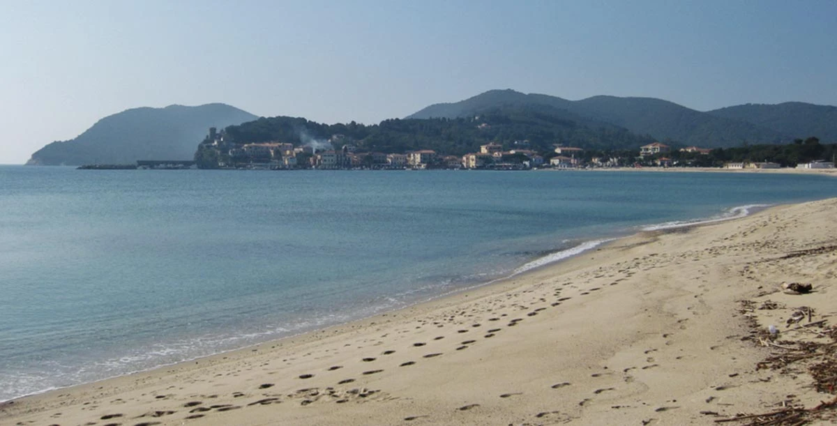 Sandy beach in Marina di Campo