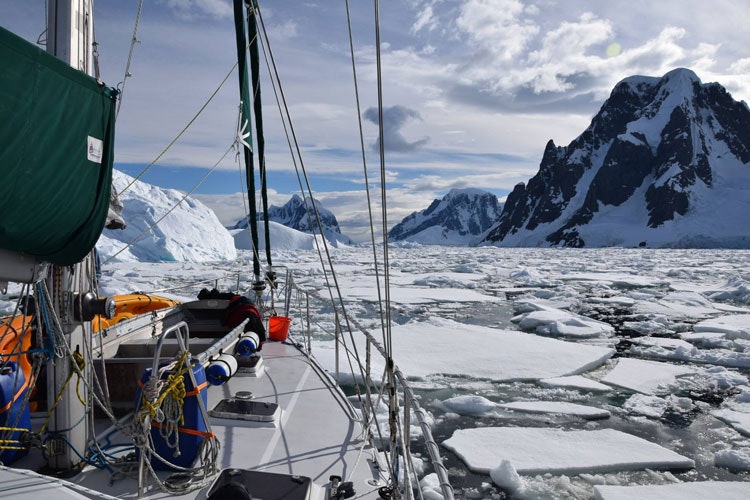 Пътуването на Иржи Денк до Антарктида