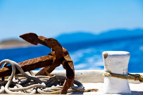 Mastering the Art of Boat Anchoring Your Guide to Kedge Anchors and More