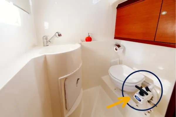 Hoe gebruik je het toilet op een boot?