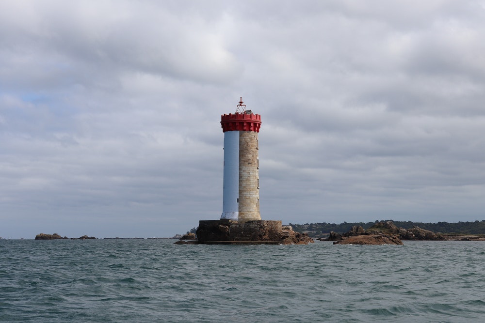 プルバズラネック灯台（フランス