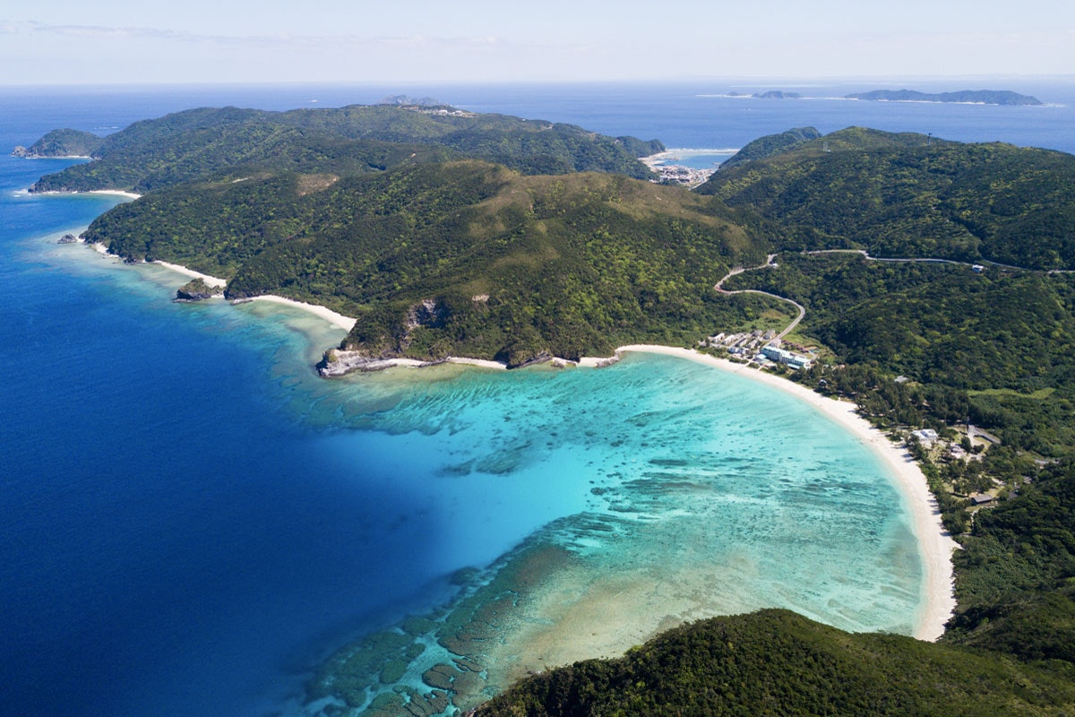 White-sand beaches under a subtropical sun with a touch of eastern exoticism. Welcome to yachting in Japan