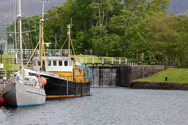 How to cruise through the locks on Europe&rsquo;s most beautiful canals