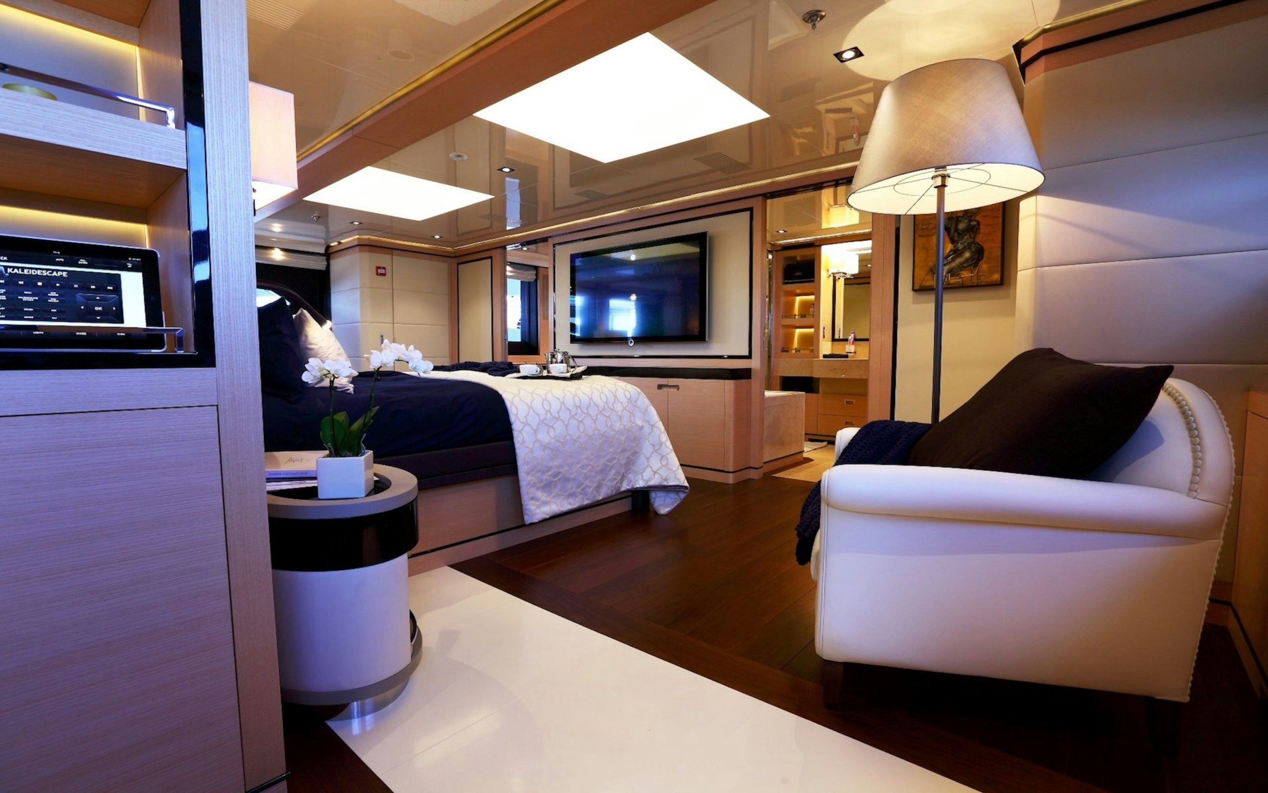 2 LADIES LUXURY YACHT CHARTER - 2 VIP DOUBLE BED CABINS
