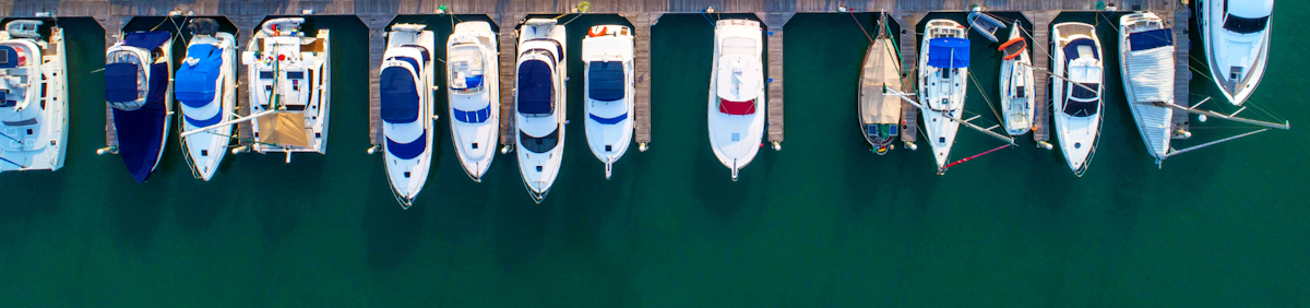 Barcos para aluguer: que tipos de barcos oferecem as empresas de fretamento?