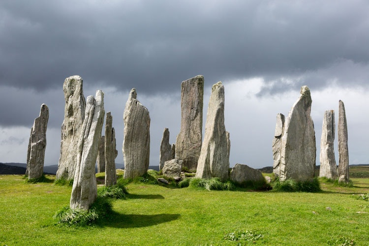 Kelttiläisiä seisovia kiviä Callanishissa