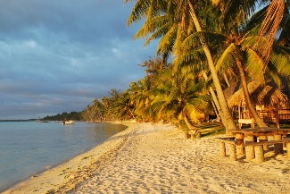 Západ slunce pláž Bora Bora