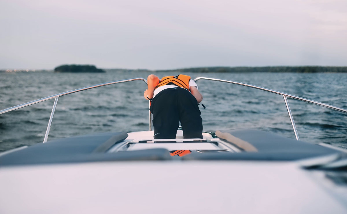 Wie man mit Krankheiten auf einem Boot umgeht und Erste Hilfe auf einer Yacht leistet