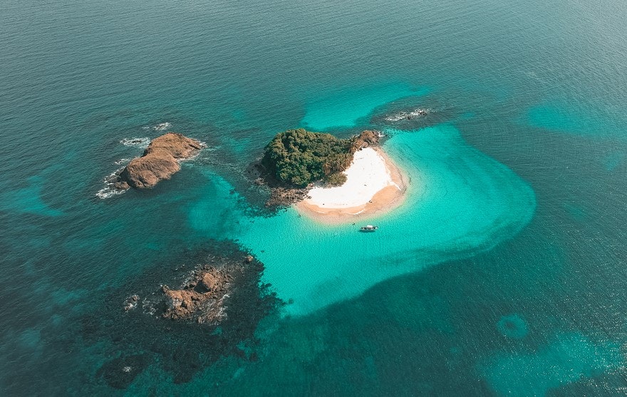 L'isola di Coiba si trova sulla costa del Pacifico, nel Golfo di Chiriquí. In passato era una colonia penale, oggi fa parte del Parco Nazionale di Coiba.