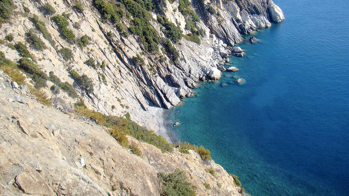 Den ville stranden i Punta Nera på Elba