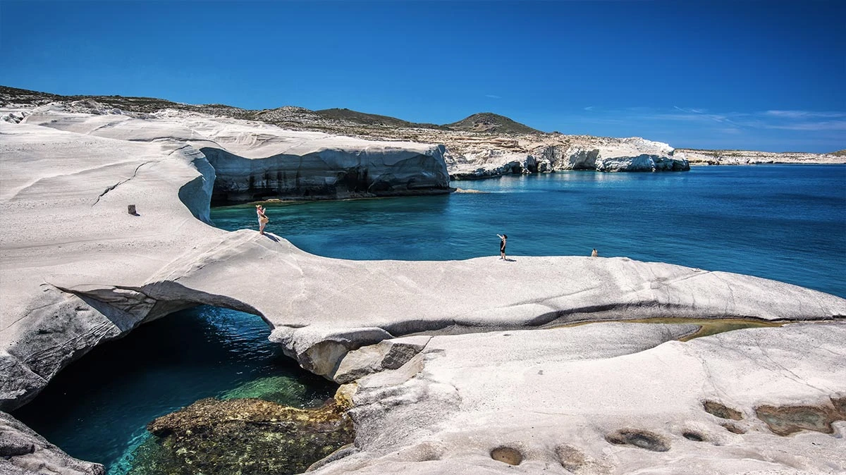 Golful Sarakiniko lunar de pe insula Milos