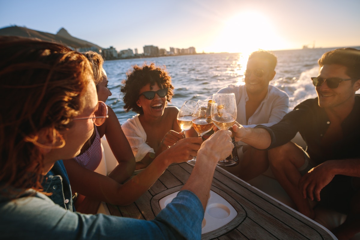Drop anchor and enjoy: discover the regional drinks of the Mediterranean region!