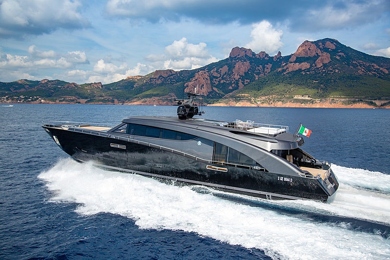 Il super yacht Freedom dello stilista Roberto Cavalli