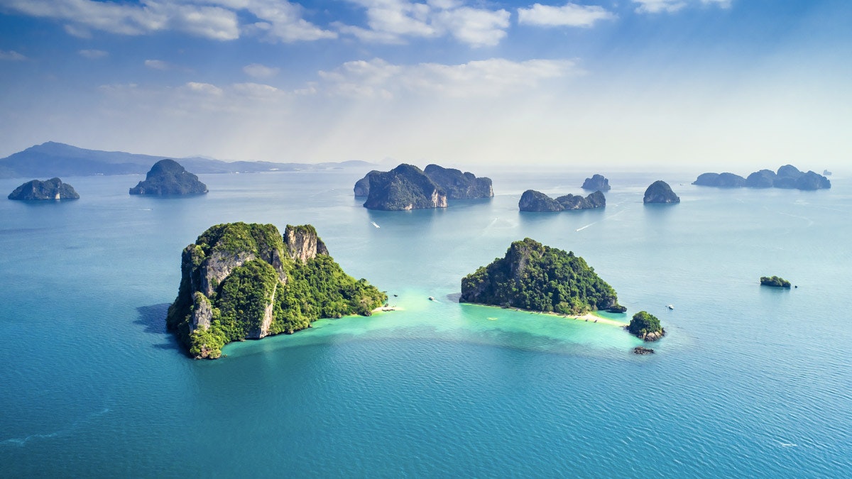 Thailändska öar har gott om romantiska stränder