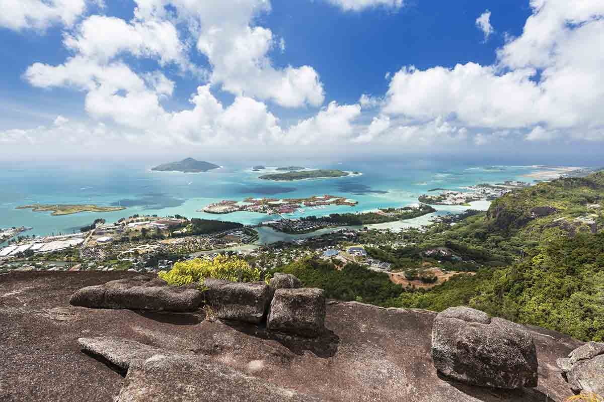 Сейшелски острови - Изглед от планината Кополия южно от Мае