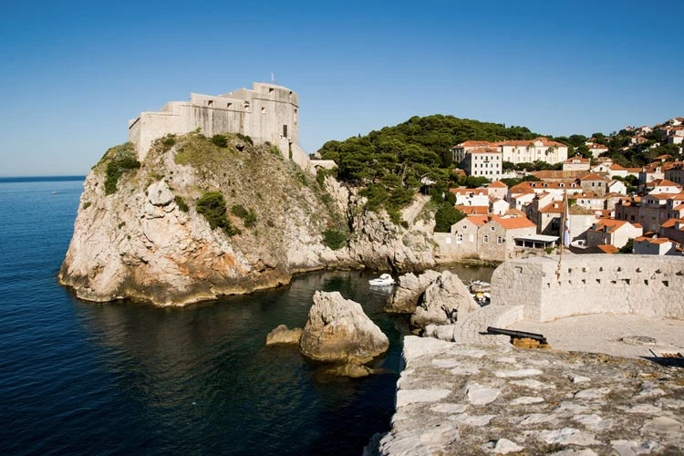 Ο κόλπος στο Fort Lovrijenac