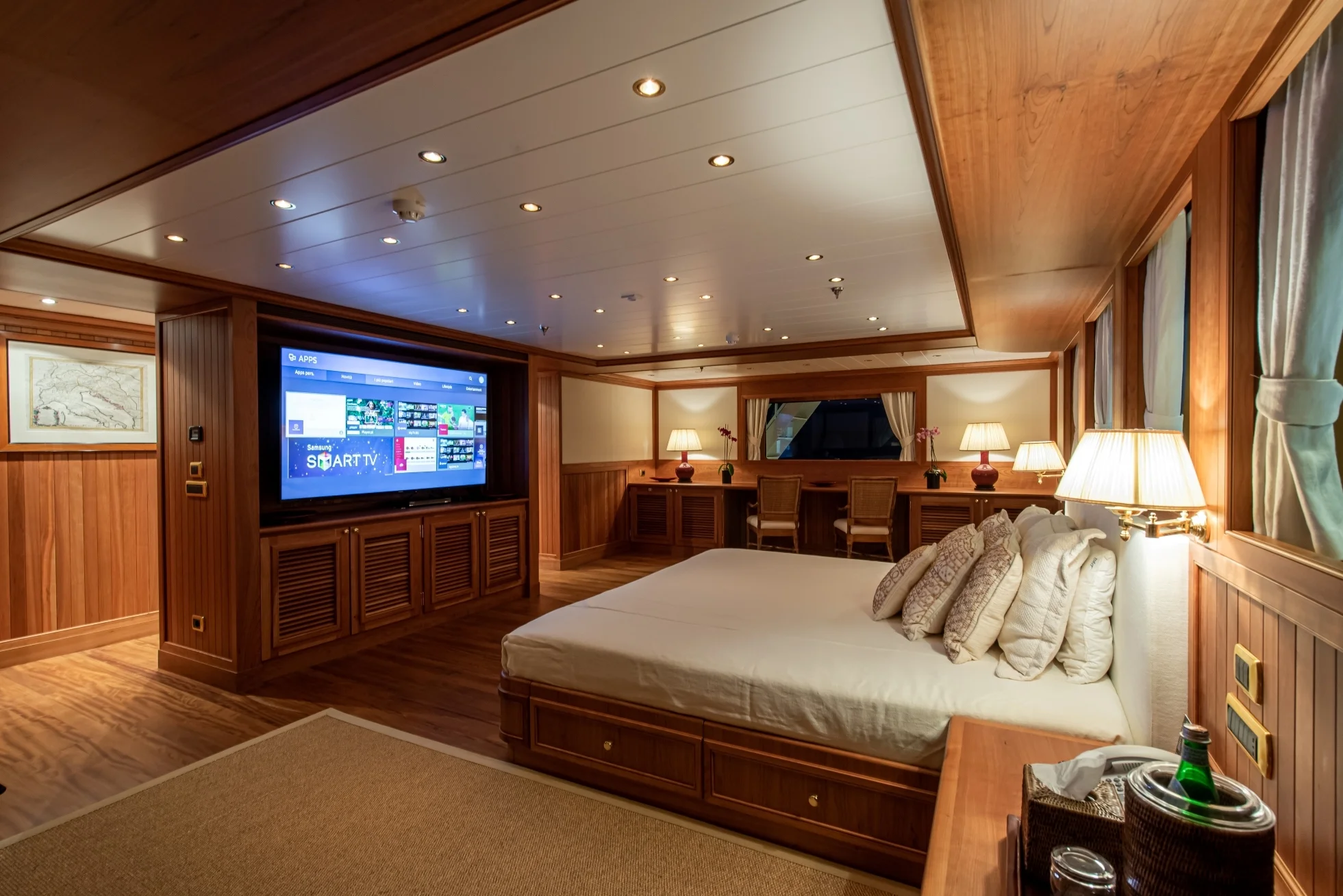 Iate de luxo Bleu de Nimes de mudança para aluguer, image size:1961x1309