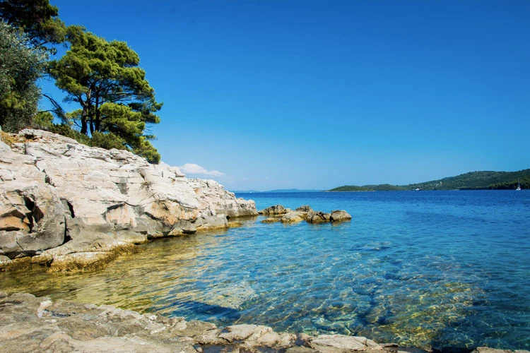 Božava Bay with its clean turquoise water