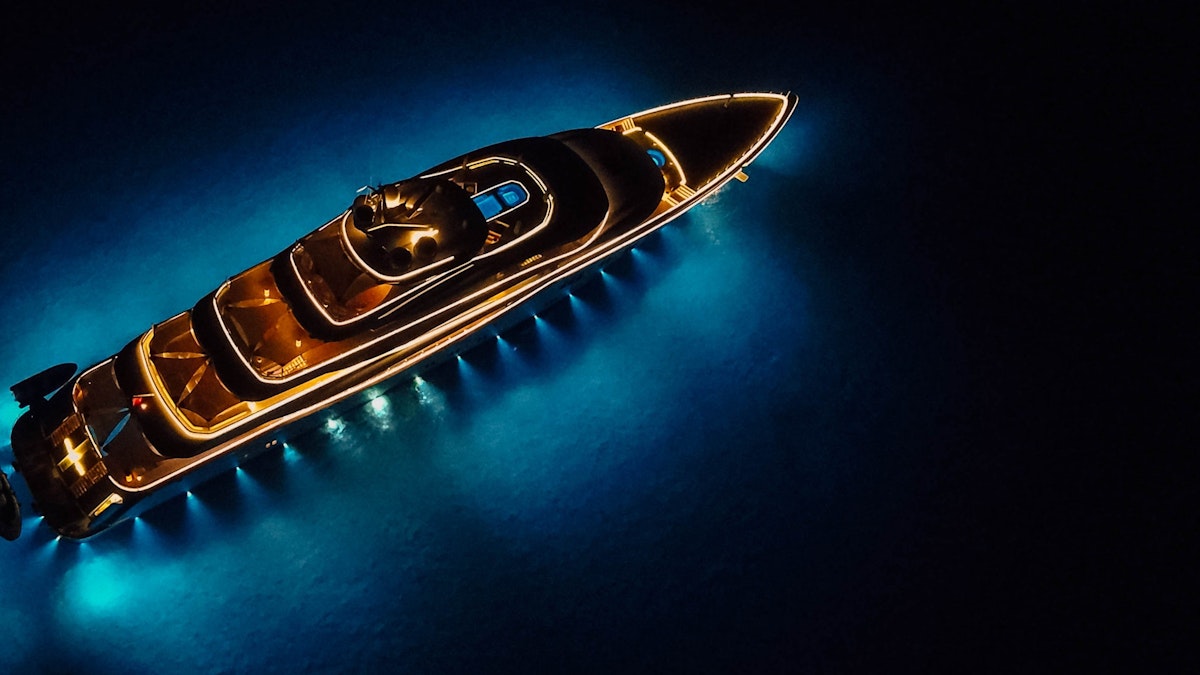 Seafaring Celebs: top 15+ stjerner, der finder tilflugt i yachting