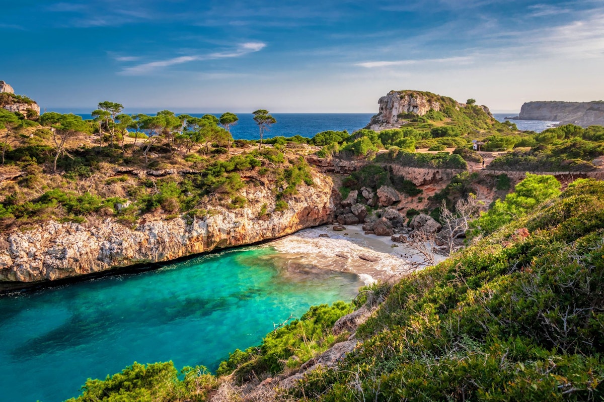 Die Balearischen Inseln: ideal für Segelanfänger