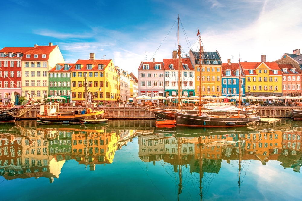 Пристанищната улица Nyhavn в Копенхаген