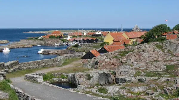 Přístav mezi ostrovy Christianse a Frederikse